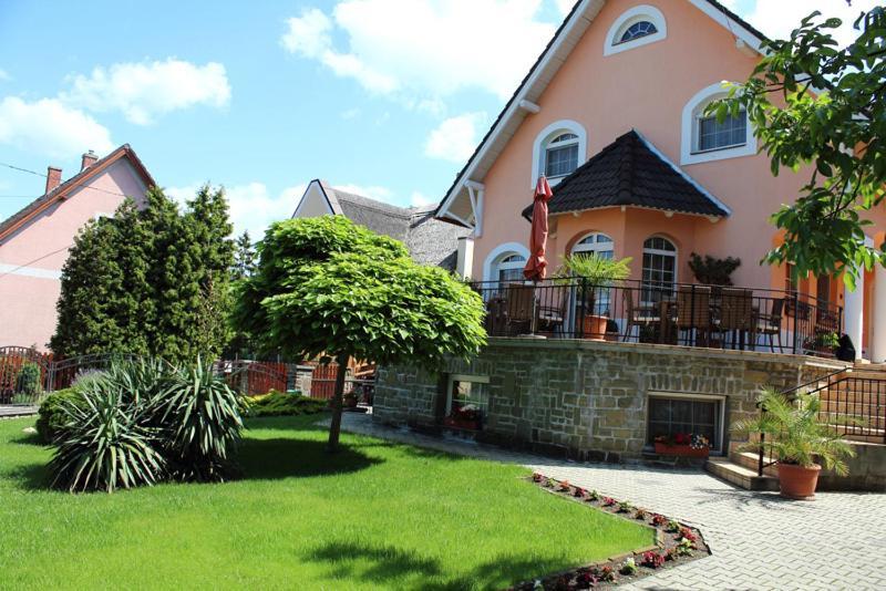Hotel Barackvirág Panzió Tihany Esterno foto