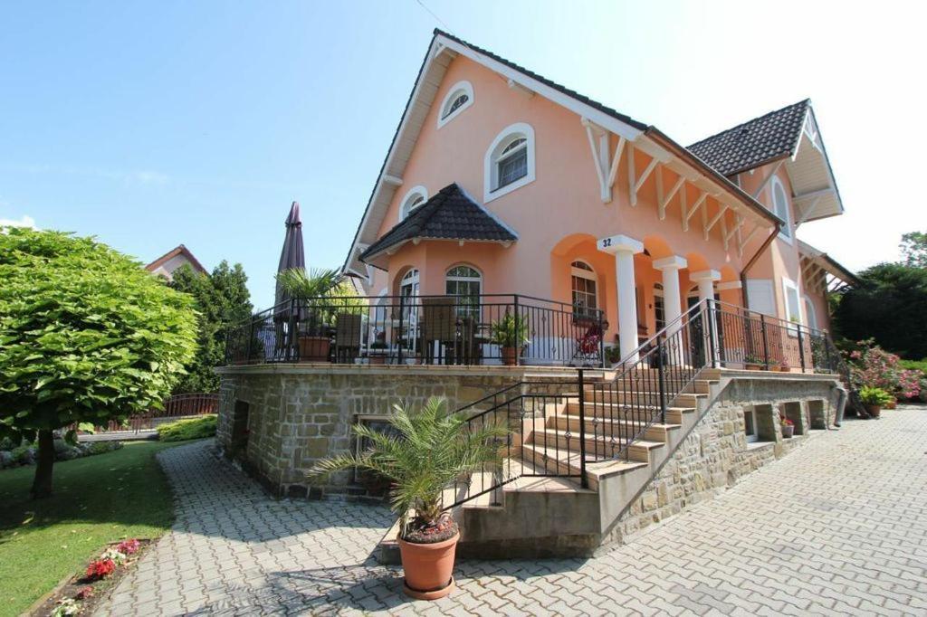 Hotel Barackvirág Panzió Tihany Esterno foto