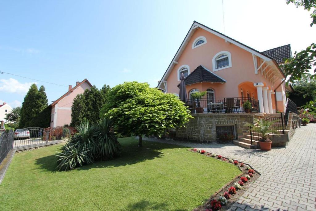 Hotel Barackvirág Panzió Tihany Esterno foto